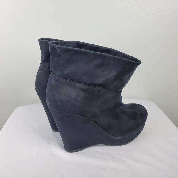 Kelsi Dagger Wilma Black Vegan Suede Fold over Wedge Booties Women's 6 - Picture 4 of 13